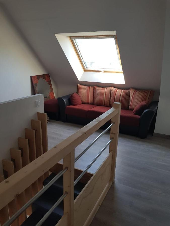 Agreable Maison Moderne Le Hezo Bagian luar foto